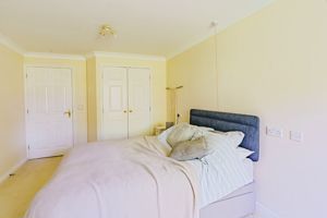 BEDROOM- click for photo gallery